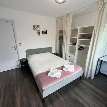 Modern 2 Bedroom In The Heart Of Apartment