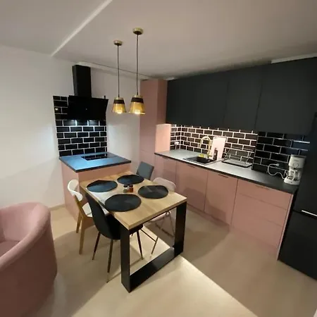 Apartment Modern 2 Bedroom In The Heart Of *
